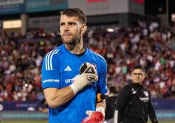 Maarten Paes Bikin 4 Penyelamatan Penting, FC Dallas Hajar Minnesota United