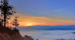 Viral, Pemandangan Cantik Sunrise Berlatar Negeri di Atas Awan, Lokasinya Dekat Jakarta