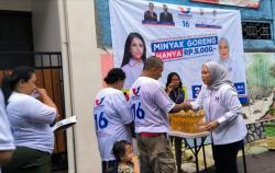 Caleg Partai Perindo Nia Sita Gelar Bazar Minyak Goreng Murah di Sawah Besar