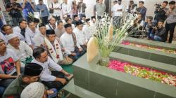 Ziarah ke Makam Mbah Ratu Ayu di Bangil, Mahfud MD: Tradisi NU untuk Ambil Pelajaran<