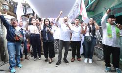 Keseruan Warga Jakarta Utara Nyanyi Mars Perindo Bersama Penciptanya 