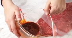 Cara Marinasi Daging Sapi agar Empuk, Bumbu Meresap Rasanya Enak