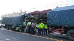 Kecelakaan di Kulonprogo, Sopir Tronton Tewas Tabrak Truk di Lampu Merah