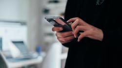 Cara Mengatasi Layar HP Mencet Sendiri, Coba Ini Sebelum Service
