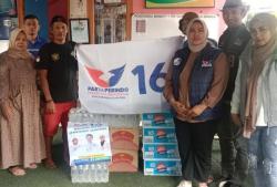 Dapat Bantuan Sembako, Warga Braga Doakan Caleg Perindo Sukses di Pemilu 2024<