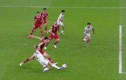 Kenapa Wasit Enggak Cek VAR saat Gol Kontroversial Irak? Ini Penjelasannya