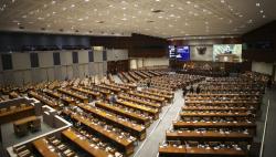DPR Sahkan RUU Desa Jadi UU, Masa Jabatan Kades 8 Tahun dan Dapat Dipilih 2 Kali
