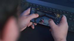 Warga RI Paling Lama Gunakan HP di Dunia, Kenali Ciri dan Cara Mengatasi Kecanduan Gadget