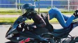 Lakukan Aksi Berbahaya di Atas Moge, Model Cantik Vietnam Dituntut 7 Tahun Penjara