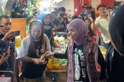 Dengar Keluhan Pedagang, Siti Atikoh Blusukan ke Pasar Bersehati Manado