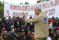 Ganjar Tanggapi Curhat Warga Madiun soal Bantuan Tak Tepat Sasaran: Kita Buat KTP Sakti