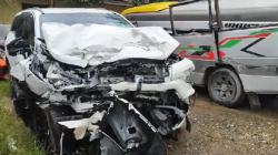 Tabrakan Maut 2 Kendaraan di Banjarbaru, Fortuner Ringsek Depan Elf Rusak Samping