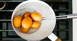 Trik Rebus Telur agar Tidak Berantakan saat Dikupas, Mulus dan Bulat Sempurna