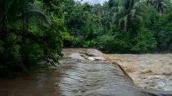 Jembatan Terendam Luapan Sungai, Warga Gunungkidul Terisolasi hingga Tak Bisa ke Rumah Sakit<