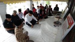 Ganjar Pranowo Ziarah ke Makam Pendiri Kabupaten Ponorogo, Ini Harapan Juru Kunci<