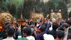 Ribuan Warga Ponorogo Sambut Kedatangan Ganjar, Beri Penghormatan dengan Belasan Reog 