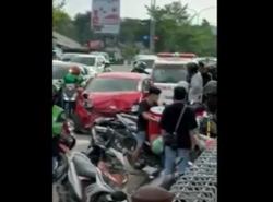 Kecelakaan Hari Ini Ambulans Tabrak Agya di Batam, 1 Tewas 5 Luka-Luka
