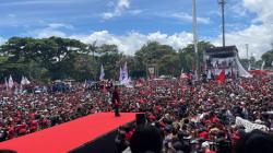Megawati Serukan Perlawanan Terhadap Intimidasi saat Hadiri Hajatan Rakyat di Bandung<