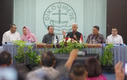 Ganjar Pranowo Ditemani HT Dialog dengan Pengurus PGI