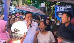 Caleg Partai Perindo Berman Nainggolan Gelar Bazar 1.600 Sembako Murah di Matraman