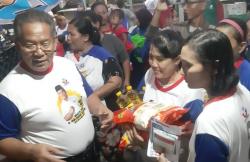 Caleg Perindo Anang Iskandar Gelar Bazar Minyak-Beras Murah di Surabaya