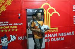 Senyum Terdakwa Pembakar 360 Hektare Lahan di Dumai Divonis Bebas