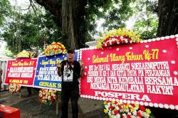 Ibu Penjaga Demokrasi, Megawati Dikirimkan Bunga dari Sejumlah Aktivis 98