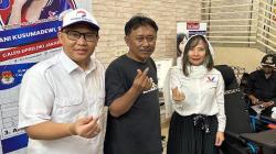 Selain Sosialisasi, Caleg Perindo Ani Kusumadewi Beri Bantuan Kursi Roda ke Warga Kelapa Gading