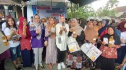 Warga Kediri Terbantu Bazar Murah Perindo, Minyak Goreng Dijual Hanya Rp5.000 Per Liter<