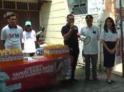 Peduli Wong Cilik, Caleg Perindo Natalia Celilia Gelar Bazar Minyak Goreng di Surabaya