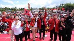 Ribuan Warga Kalbar Banjiri Hajatan Rakyat, Tokoh Dayak: Yang Bisa Buat Kita Pintar Hanya Ganjar!<