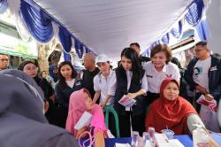 Antusiasme Warga Kebon Jeruk Ikuti Bazar Migor Murah dan Cek Kesehatan Gratis Partai Perindo