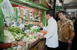 Harga Beras Masih Tinggi, Jokowi: Stok Beras Tidak Ada Masalah, Hanya Perlu Intervensi 