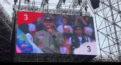 Ganjar dan Slank Nyanyi Bareng di Konser Salam Metal, Penonton: Pak Ganjar Menang!