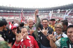 Foto-Foto Konser Salam Metal Ganjar-Mahfud di Stadion GBK