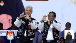 Debat Capres Terakhir, Ini Alasan Ganjar-Mahfud Pakai Jaket Varsity ala Kampus