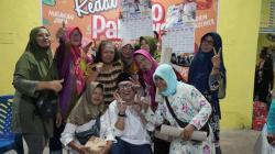 Unik, Caleg Partai Perindo di Jatim Ini Keliling Traktir Warga Gaet Pemilih Beragam Usia