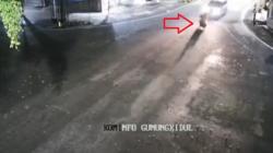 Kecelakaan Tragis Motor Vs Mobil di Gunungkidul Terekam CCTV, Pembonceng Terpental