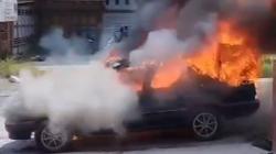 Sedan Hangus Terbakar di Jalinsum Bukit Kotapinang, Api Berkobar Bikin Warga Panik