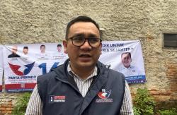 Caleg Perindo Dengar Curhatan Warga soal Tingginya Harga Sembako di Kramat Pela