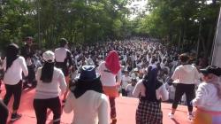 Ajak Warga Hidup Sehat Jadi Alasan Caleg Perindo Aa Oni Gelar Senam di Subang<