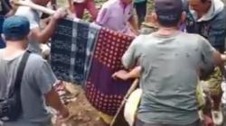 Warga Cilacap Tewas Tertimpa Longsor saat Kembali ke Rumah Ambil Perhiasan dan Kartu ATM 