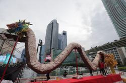 Penampakan Naga Raksasa di Bundaran HI