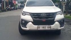 Mobil Dinas Wakil Bupati Jeneponto Gunakan Pelat Nomor Palsu Terjaring Razia<