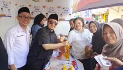 Caleg Partai Perindo Yusuf Mansur dan Wahyu Nur Iman Gelar Bazar Minyak Goreng Murah di Cilangkap