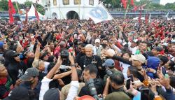 Ganjar Orasi di Depan 200.000 Pendukung: Pemimpin Harus Dengarkan Rakyat