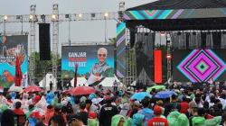 Semangat Dukung Ganjar-Mahfud, Massa Rela Hujan-hujanan Hadiri Kampanye Akbar di Solo<