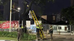ASN Kesbangpol Wonosobo Tewas Tertimpa Pohon saat Bersihkan Alat Peraga Kampanye<