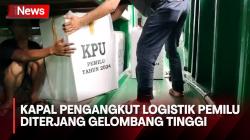 Cuaca Buruk, Kapal Pengangkut Logistik Pemilu Dihantam Gelombang di Perairan Wakatobi