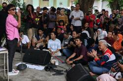 Ganjar Habiskan Sore Bareng Slank dan Anak Muda Semarang: Biar Tenang di Masa Tenang